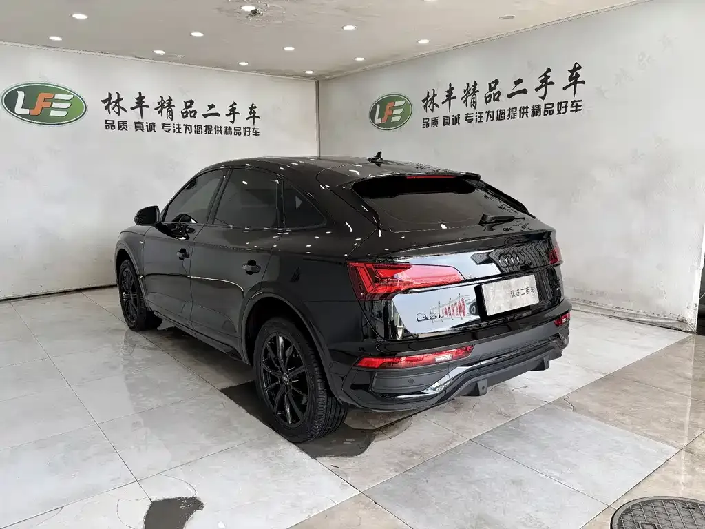 Audi Q5L Sportback — фото 3