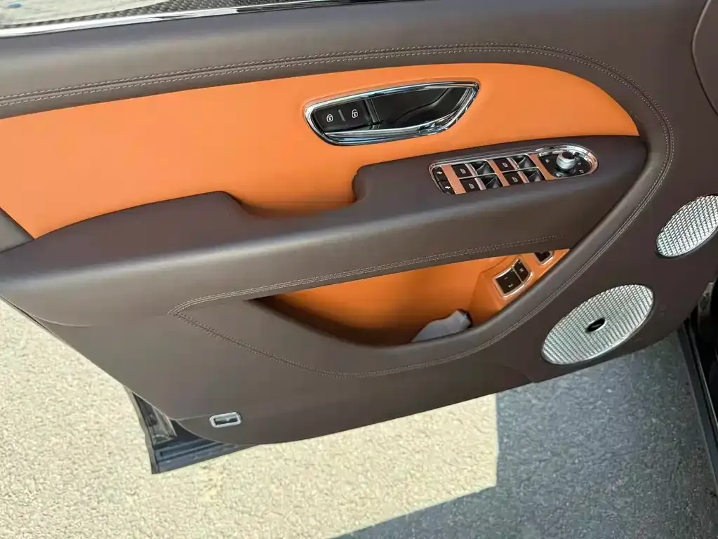 Bentley Bentayga PHEV 2021 из CN, фото 9