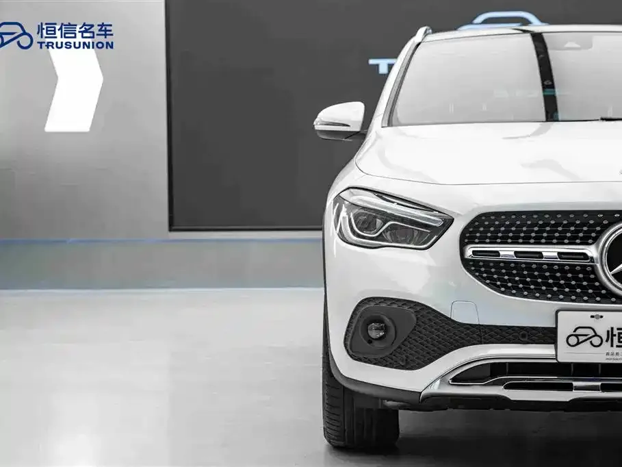 Mercedes-Benz GLA — фото 6