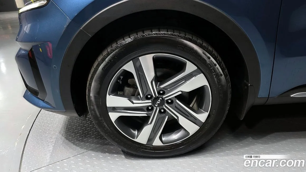 Kia Sorento — фото 7