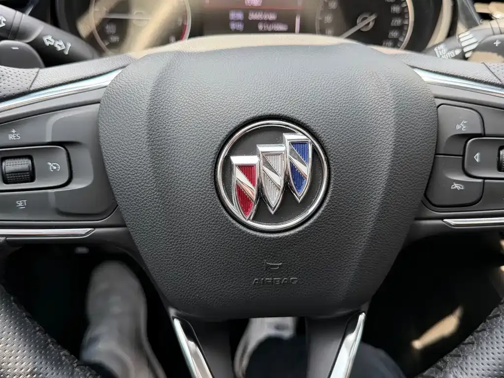 Buick Regal — фото 5