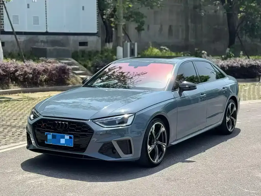 Audi A4L 2023 из CN, фото 1