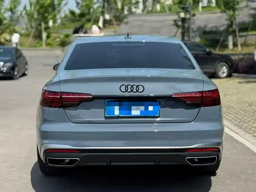 Audi A4L 2023 из CN, фото 2