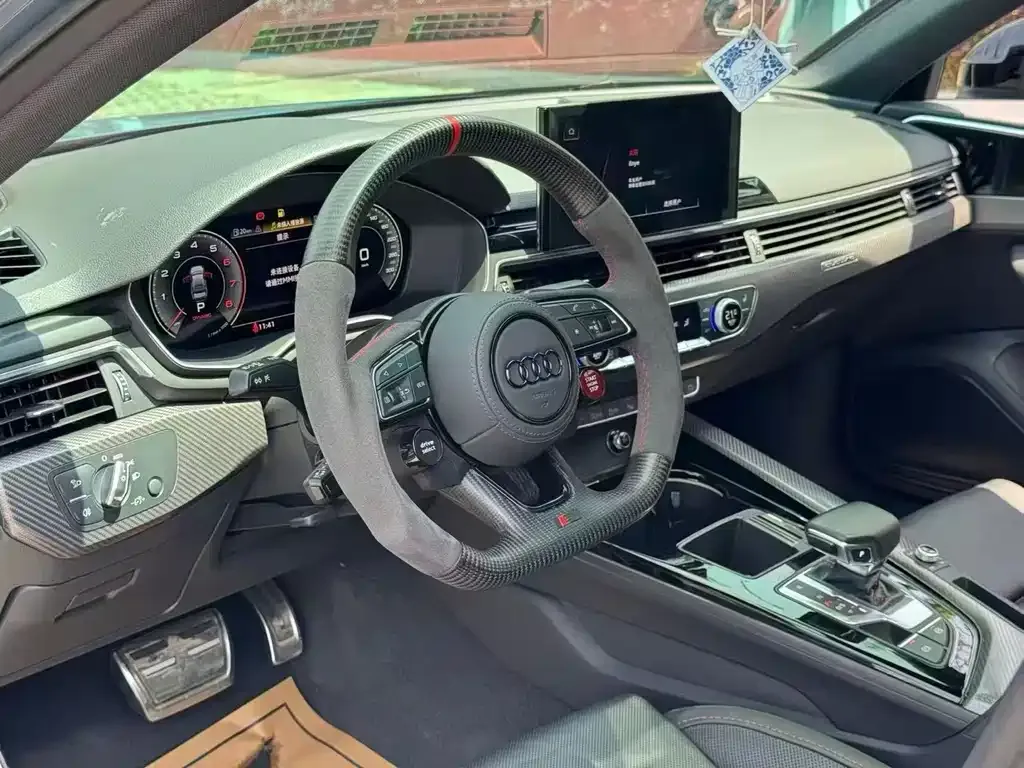 Audi A4L 2023 из CN, фото 4