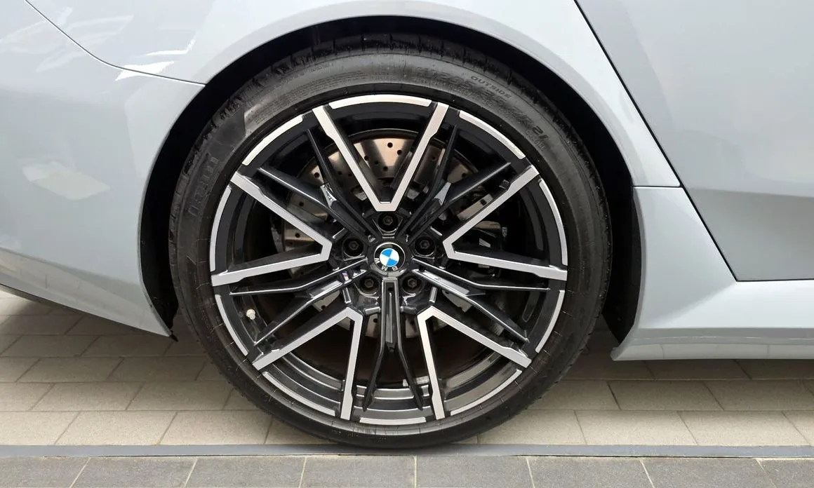 BMW M5 — фото 2