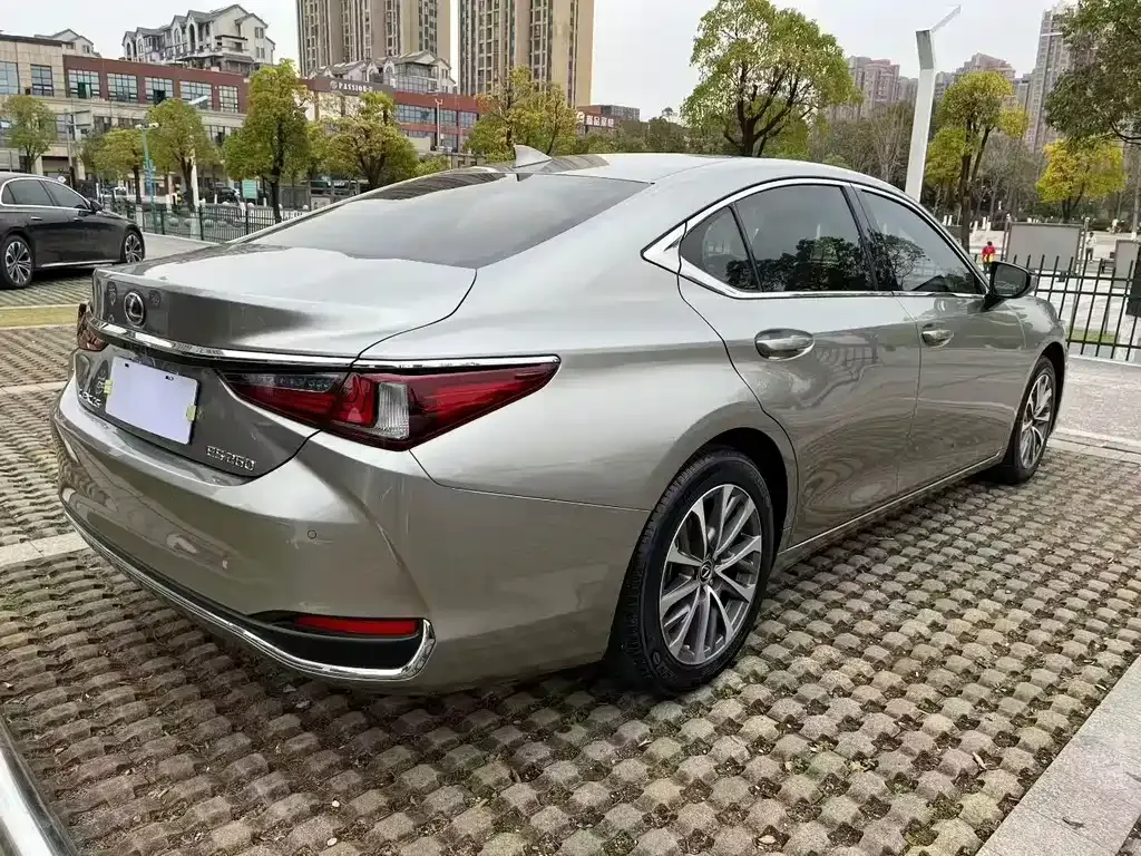 Lexus ES — фото 7