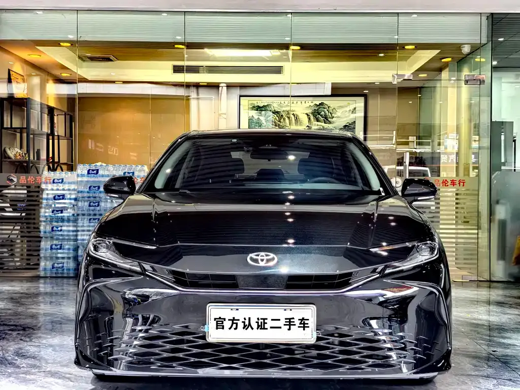 Toyota Camry — фото 9