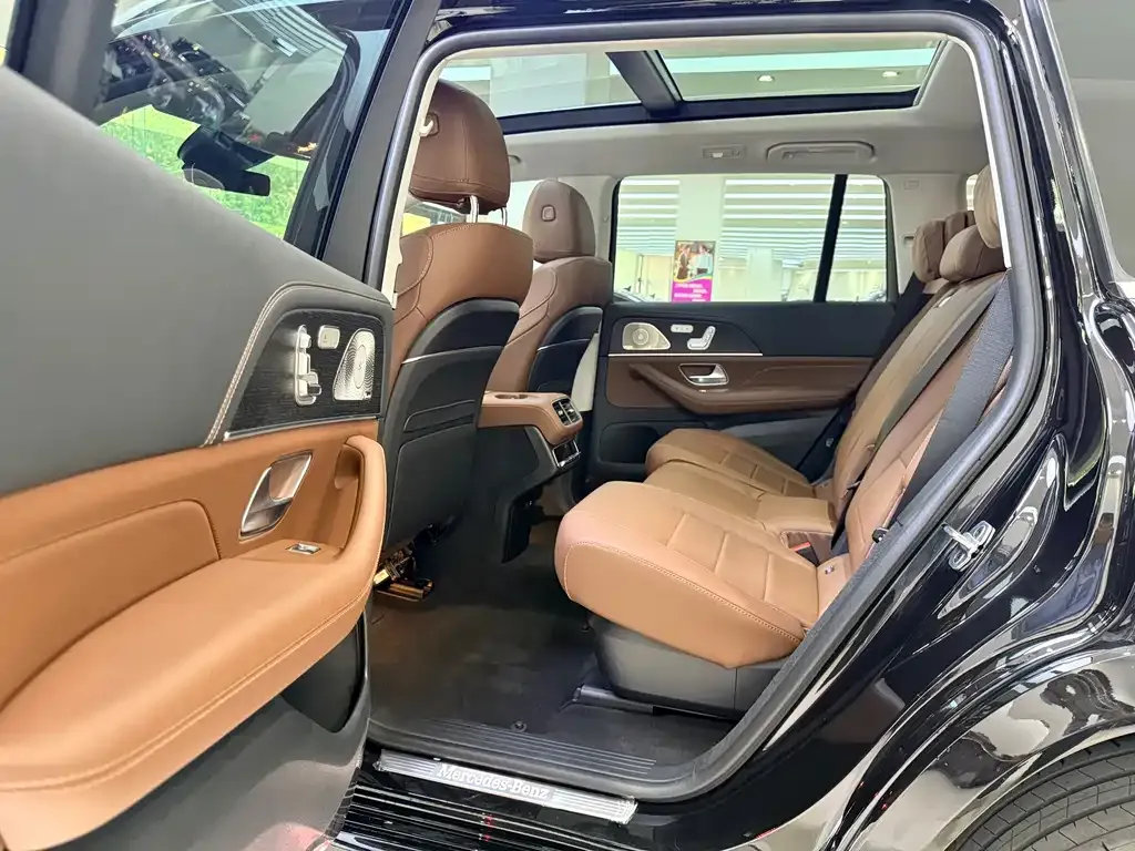 Mercedes-Benz GLS — фото 9