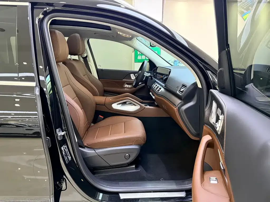 Mercedes-Benz GLS — фото 7