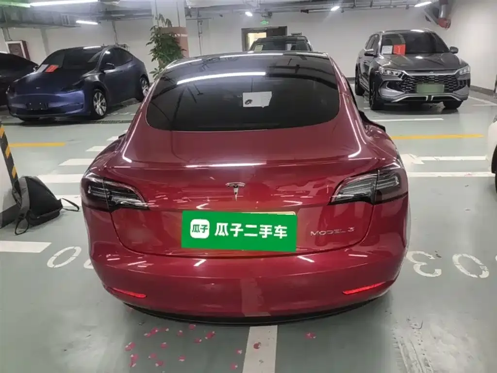 Tesla Model 3 — фото 9