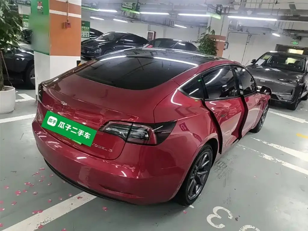 Tesla Model 3 — фото 2