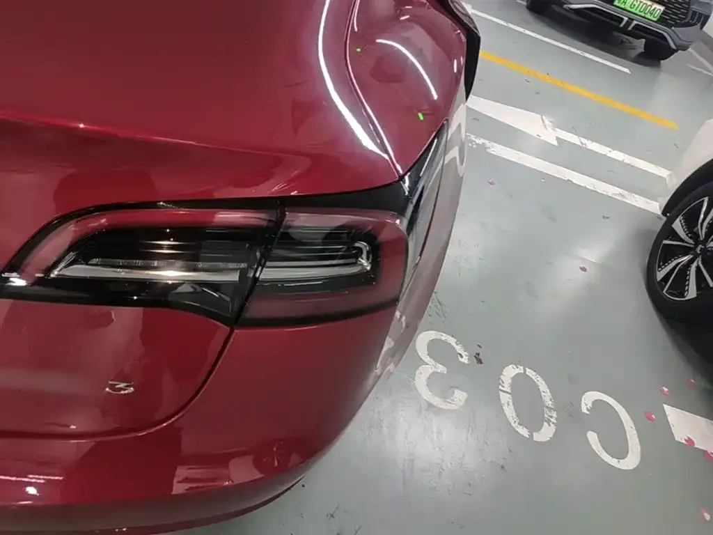 Tesla Model 3 — фото 4