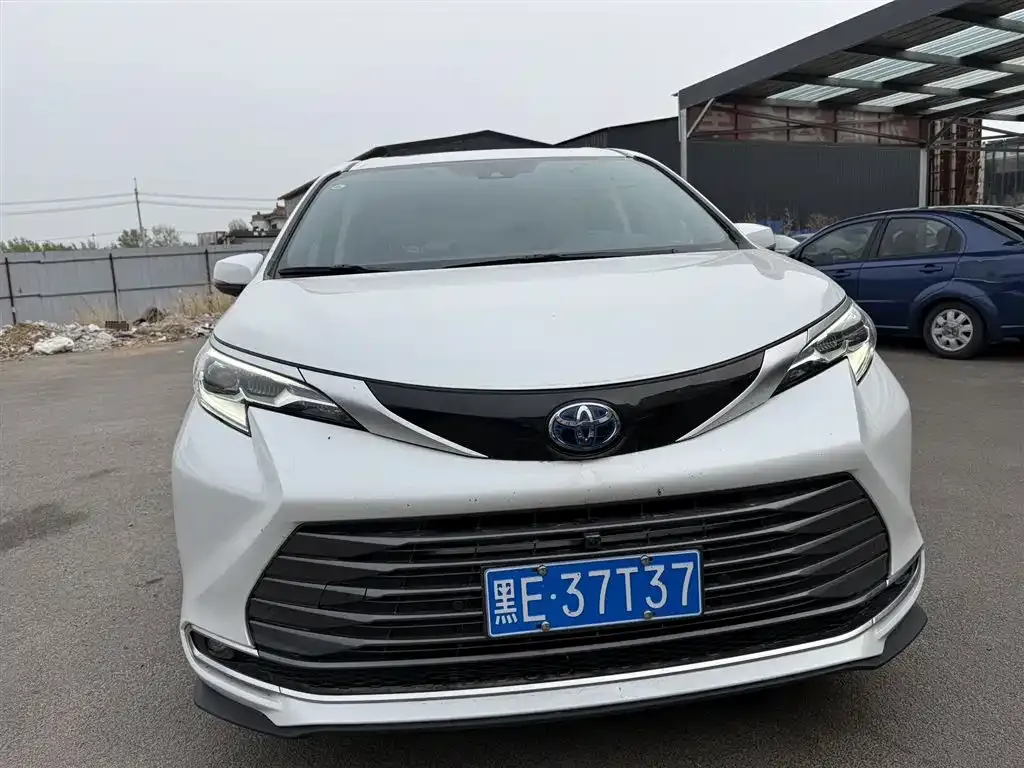 Toyota Sienna 2024 из CN, фото 6