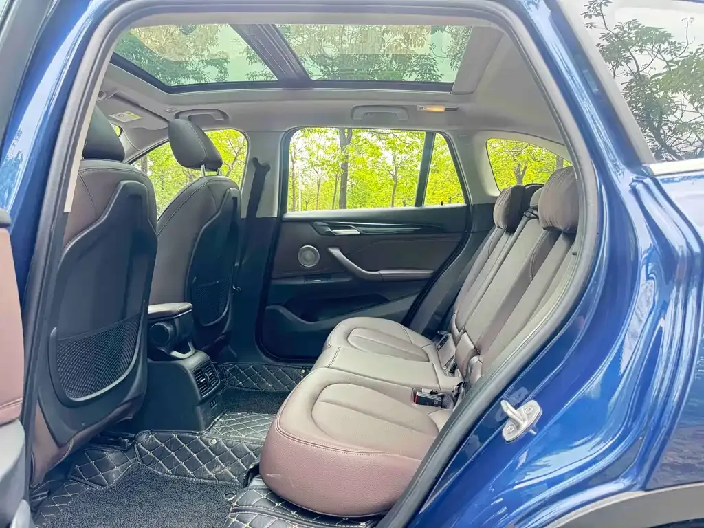 BMW X1 — фото 5