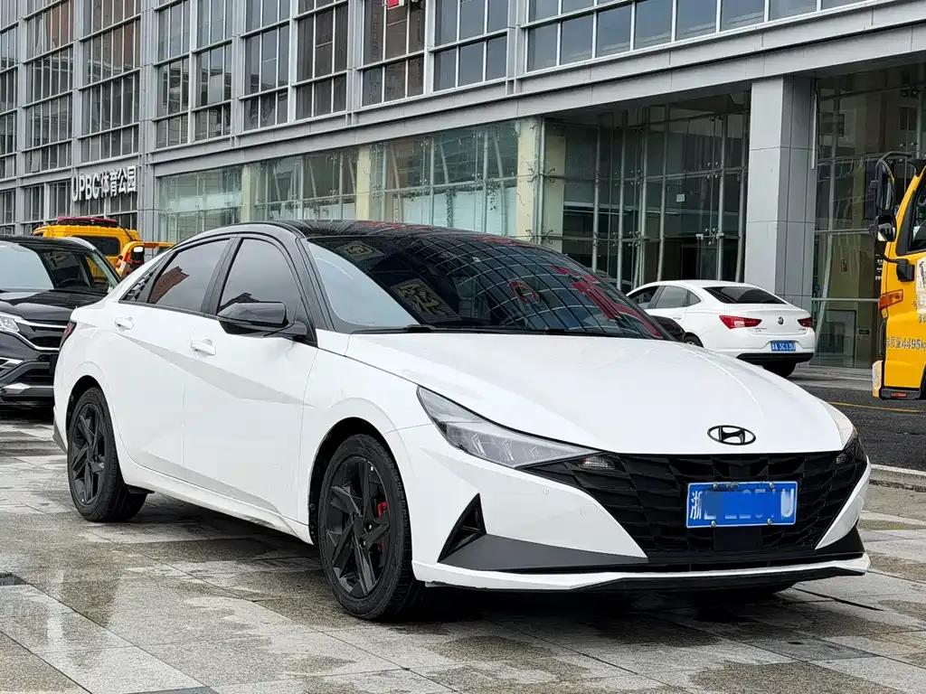 Hyundai Elantra — фото 4