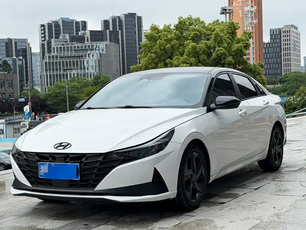 Hyundai Elantra — фото 2