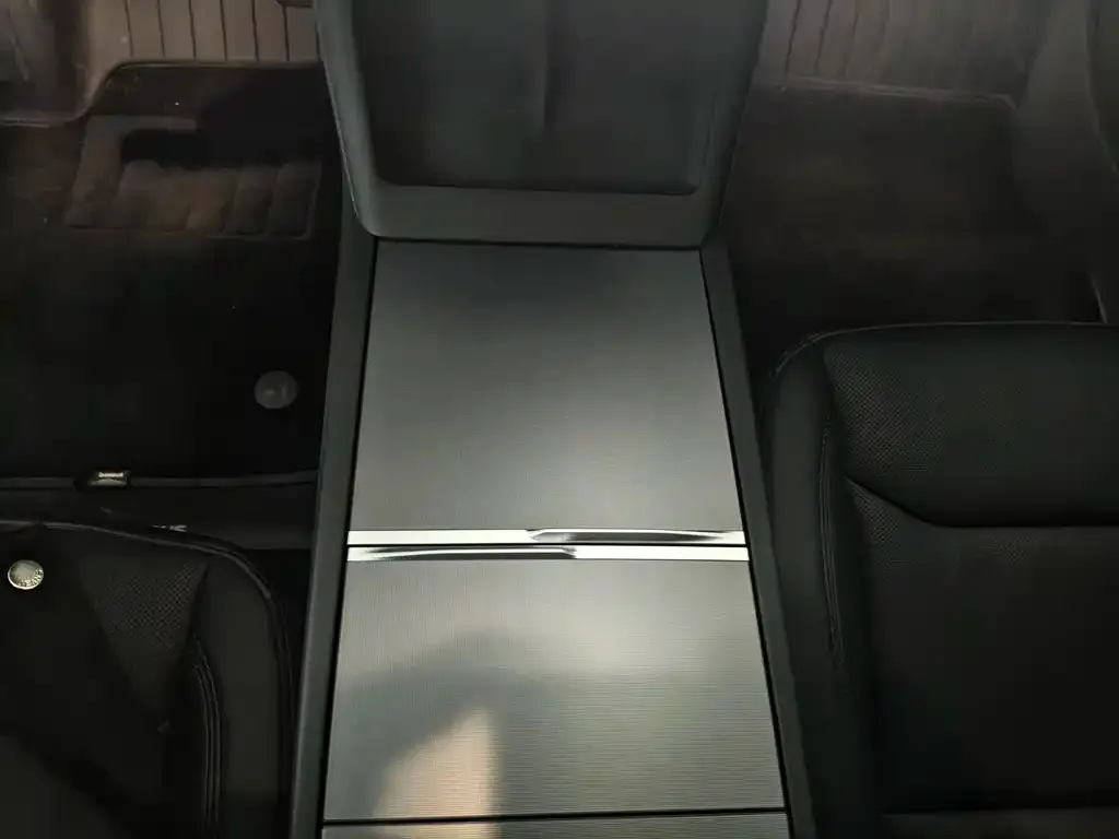 Tesla Model 3 — фото 3