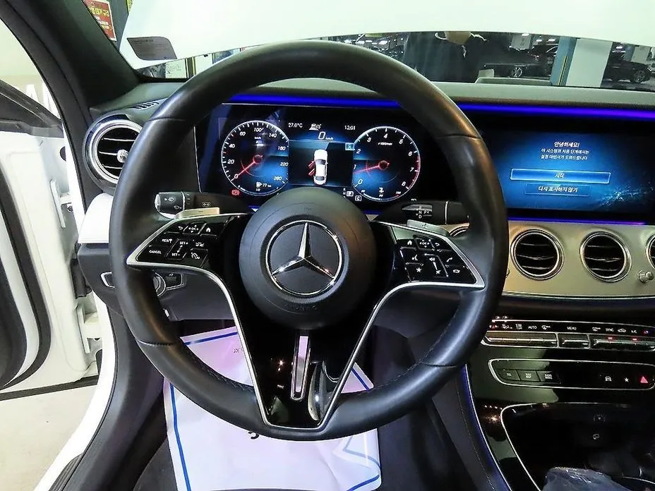 Mercedes-Benz E-Class — фото 3