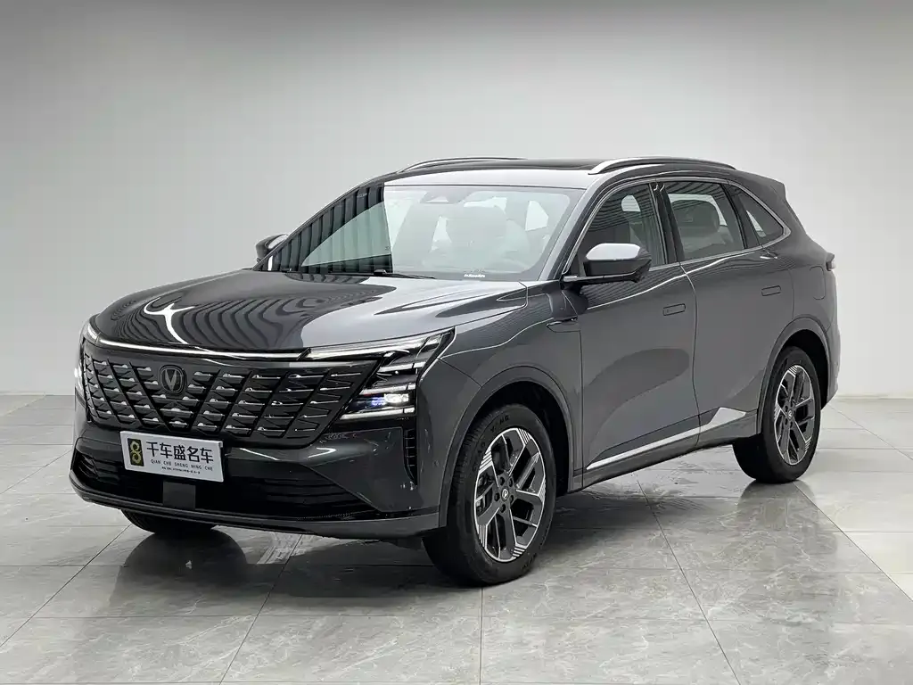 Changan CS75PLUS — фото 1