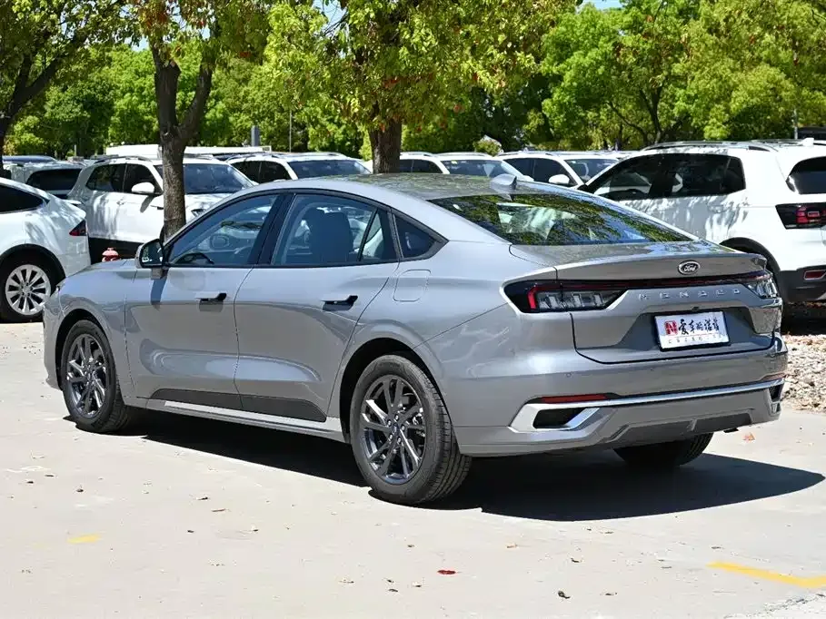 Ford Mondeo — фото 10