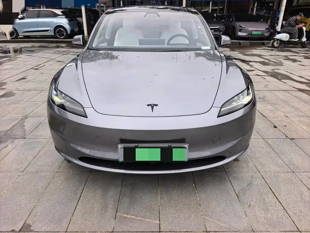 Tesla Model 3 — фото 4