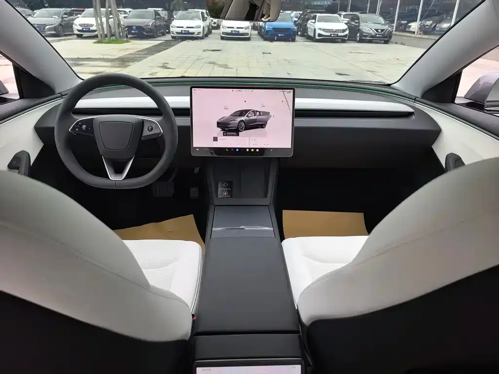 Tesla Model 3 — фото 3