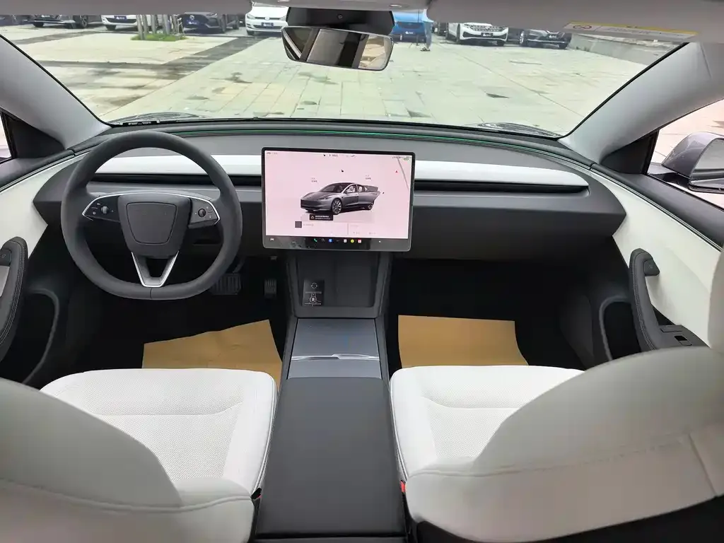 Tesla Model 3 — фото 9