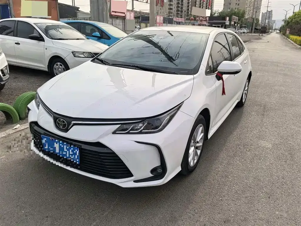 Toyota Corolla — фото 1