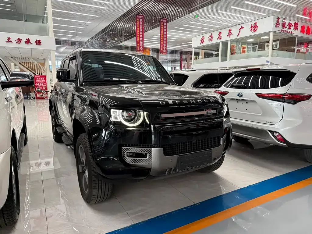Land Rover Defender — фото 1