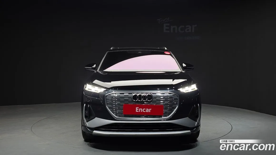 Audi Q4 e-tron — фото 4
