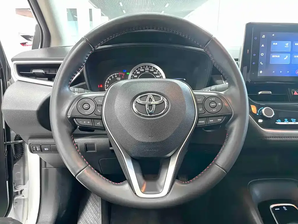 Toyota Corolla — фото 8