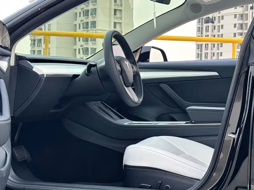 Tesla Model 3 — фото 5