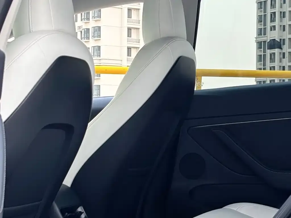 Tesla Model 3 — фото 10