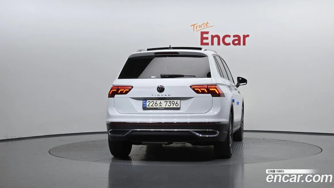 Volkswagen Tiguan — фото 2