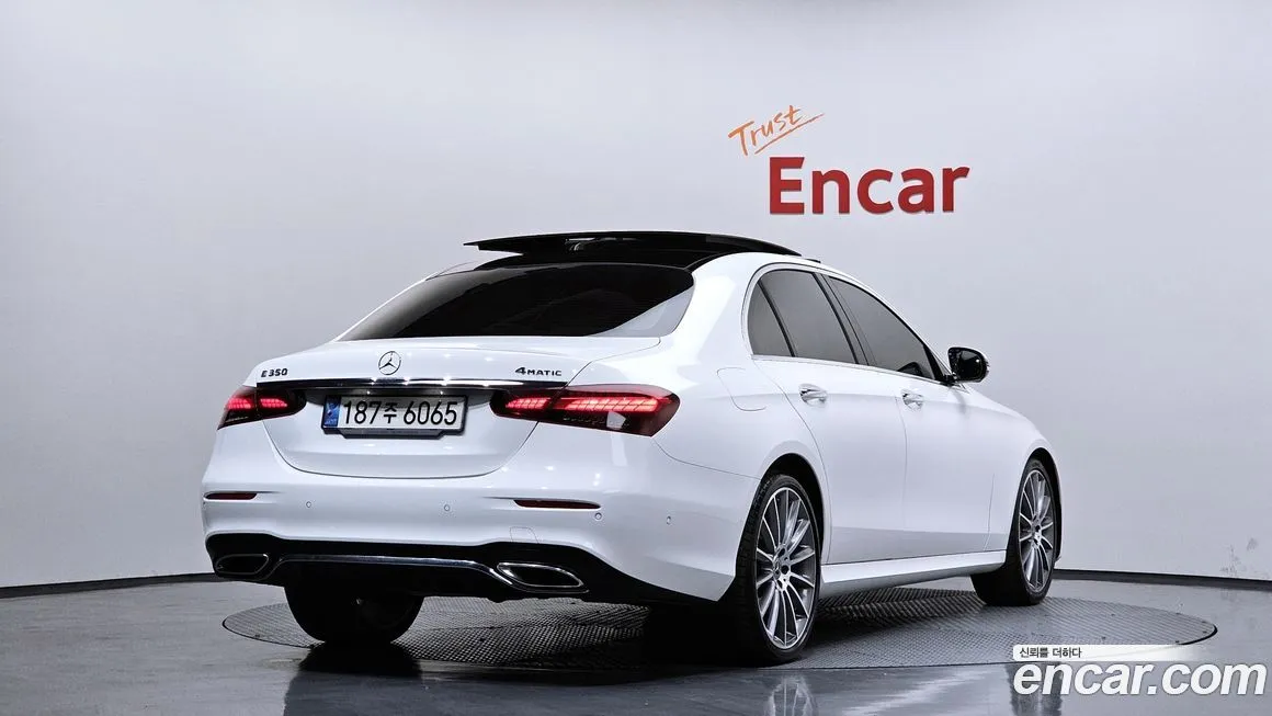 Mercedes-Benz E-Class — фото 3