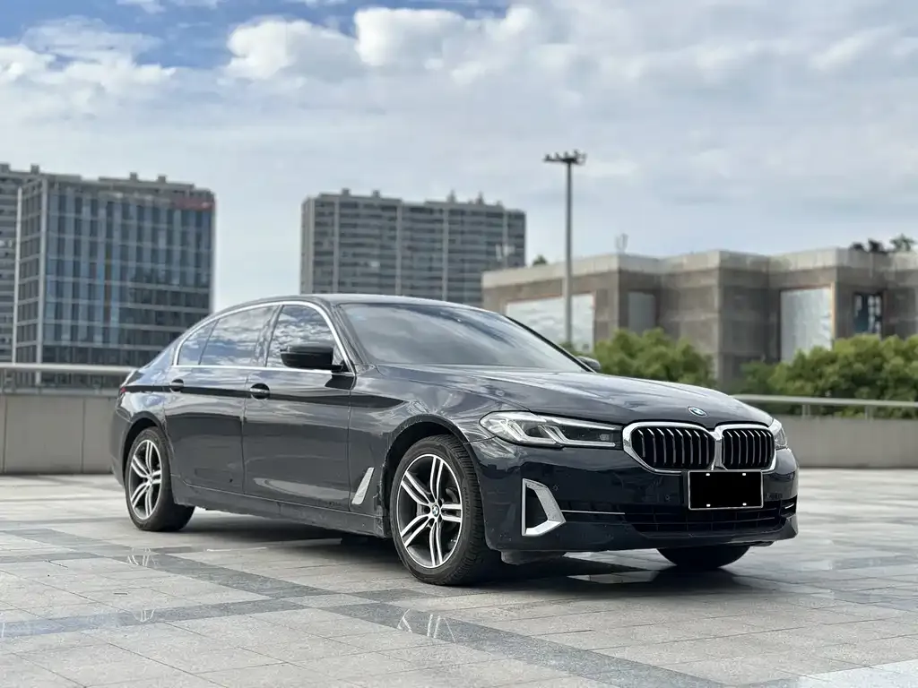 BMW 5 Series — фото 5