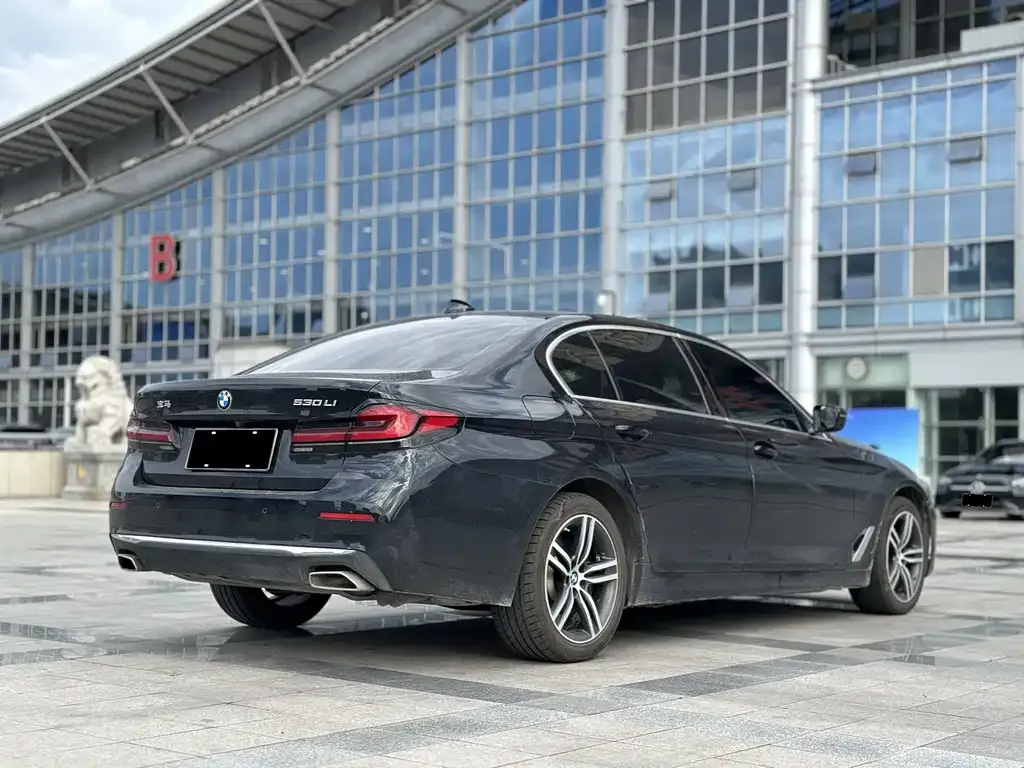 BMW 5 Series — фото 2