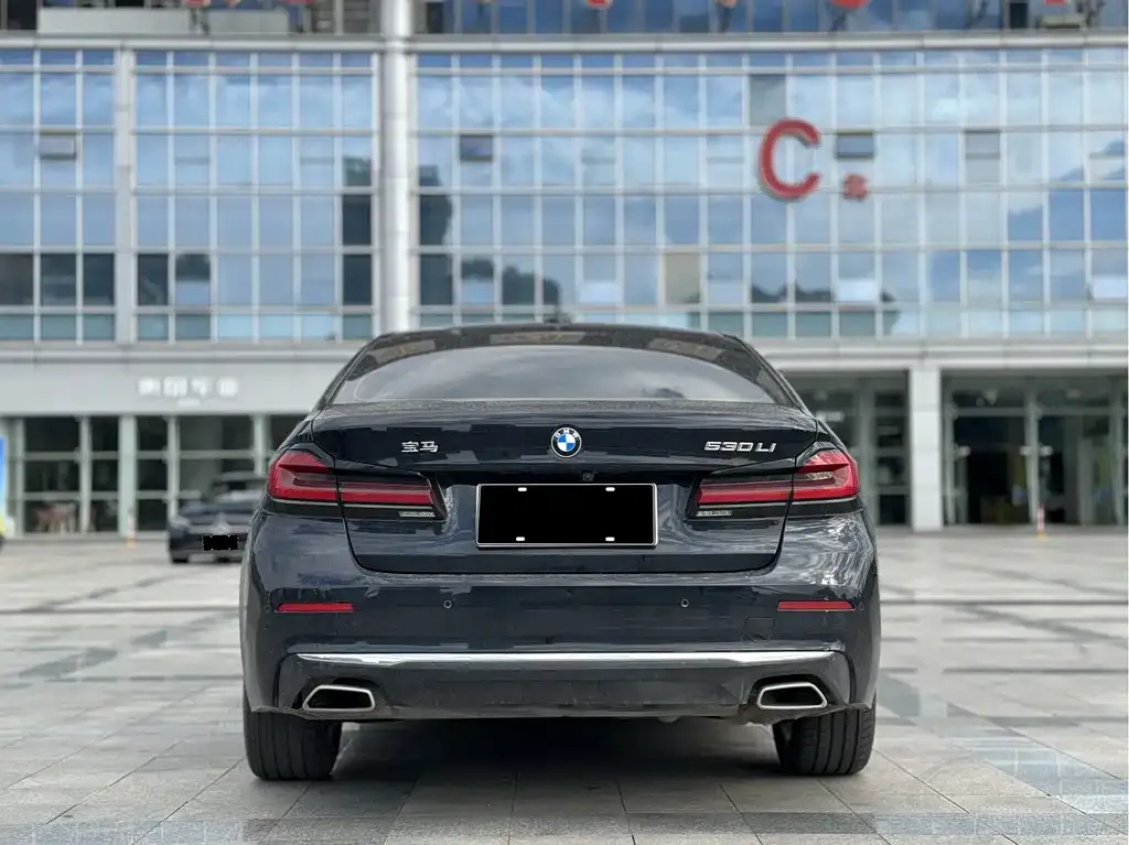 BMW 5 Series — фото 6