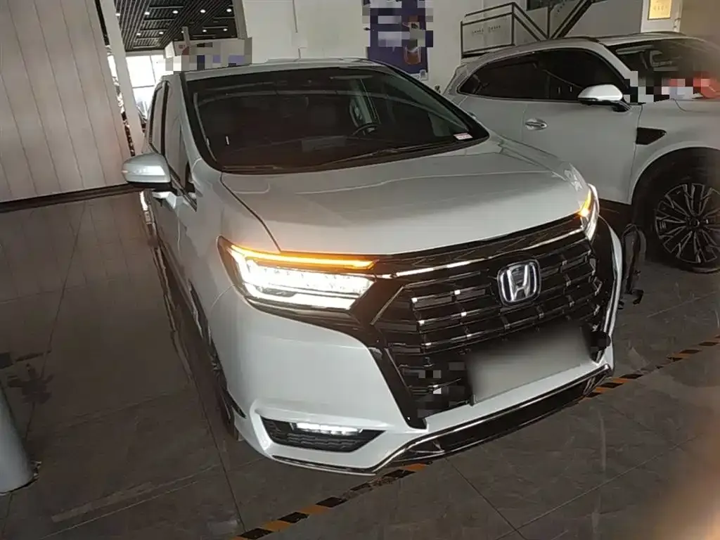 Honda Elysion 2024 из CN, фото 10