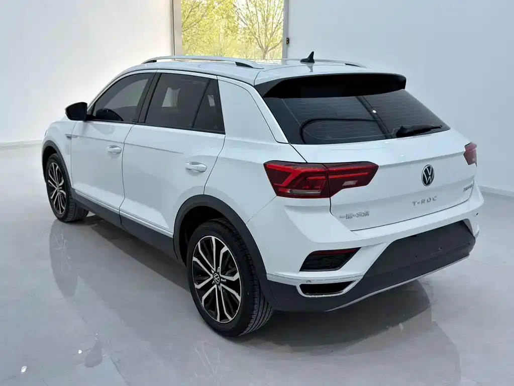 Volkswagen T-Roc — фото 3