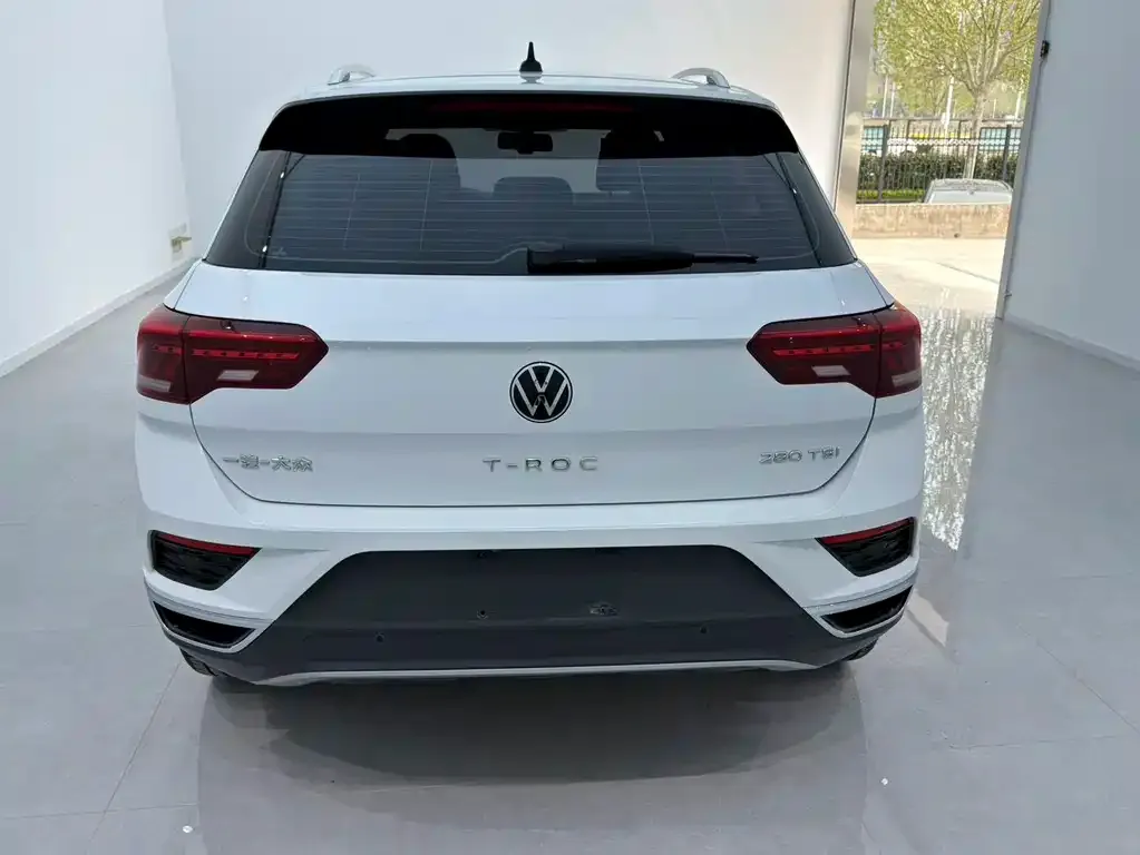 Volkswagen T-Roc — фото 9