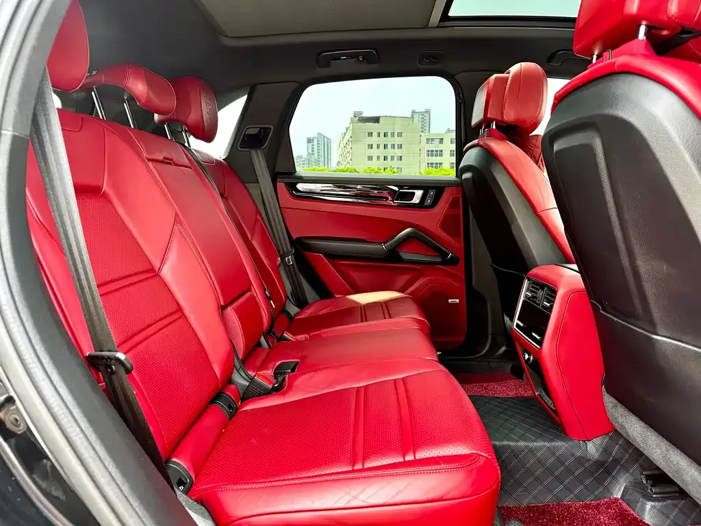 Porsche Cayenne Hybrid 2021 из CN, фото 3