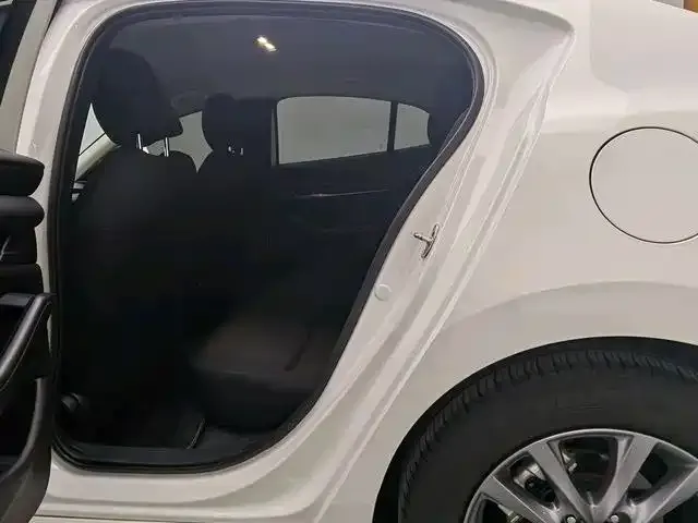 Mazda 3 Axela 2022 из CN, фото 8