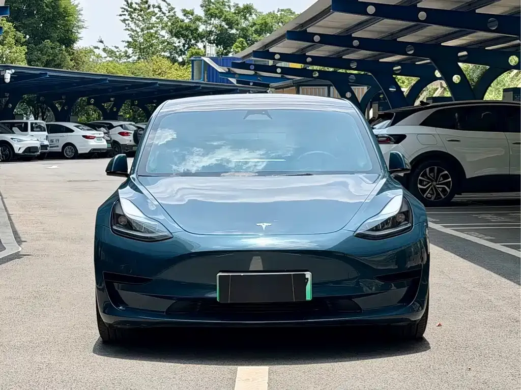 Tesla Model 3 — фото 10