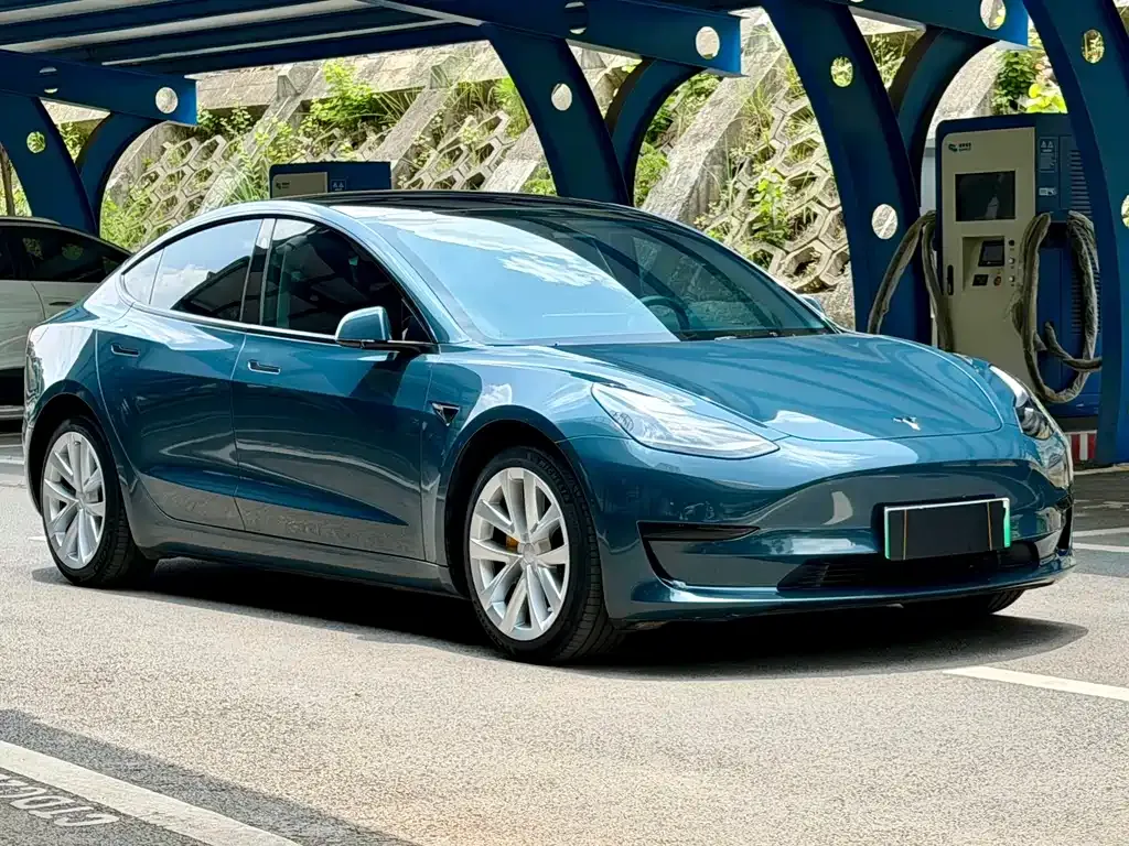 Tesla Model 3 — фото 5