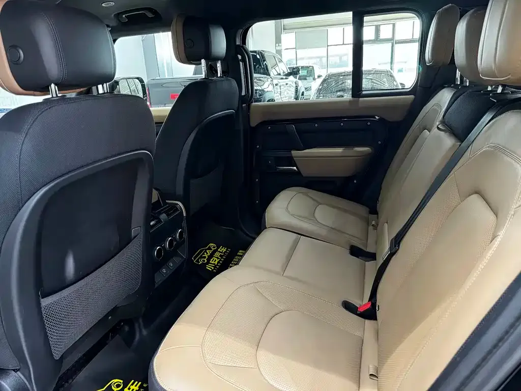Land Rover Defender — фото 10