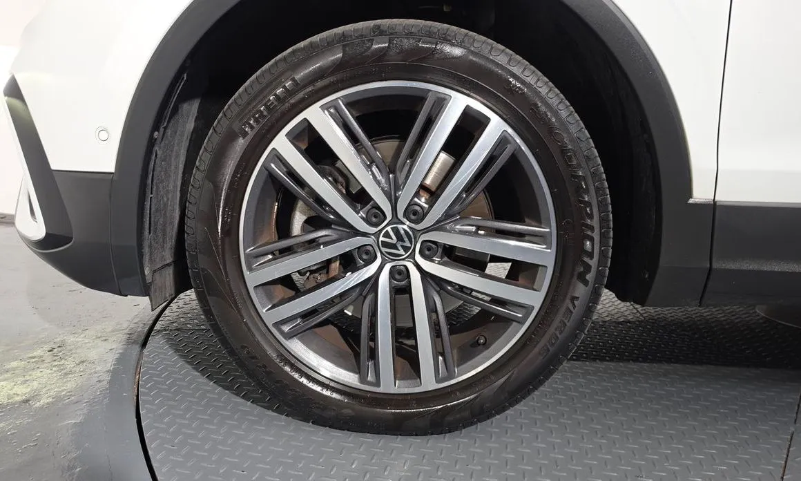 Volkswagen Tiguan — фото 9