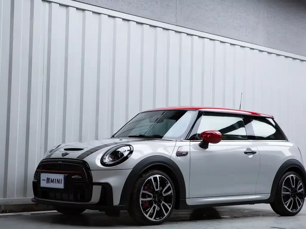MINI JCW (John Cooper Works) — фото 1