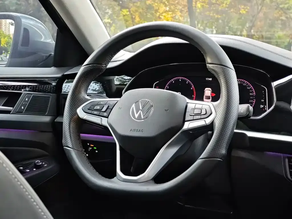 Volkswagen Passat — фото 4