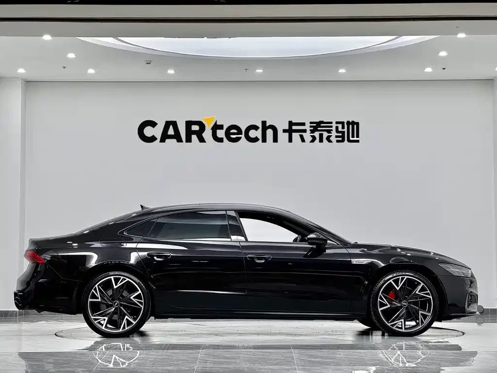 Audi A7L — фото 6